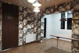 Продается квартира, 3 Kомнатная, Старое здание, Рустави, Старый Рустави