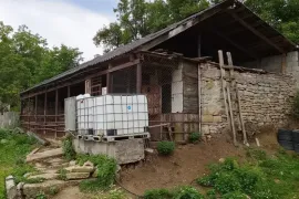 იყიდება მიწის ნაკვეთი