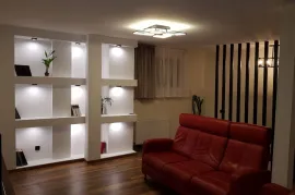 Продается квартира, 3 Kомнатная, Старое здание, Тбилиси, Чугурети