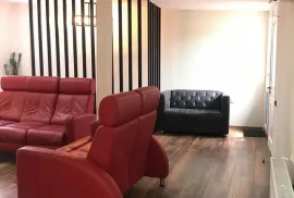 Продается квартира, 3 Kомнатная, Старое здание, Тбилиси, Чугурети
