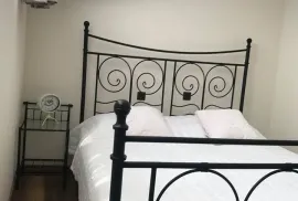 Продается квартира, 3 Kомнатная, Старое здание, Тбилиси, Чугурети