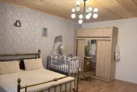 იყიდება სახლი, 7 ოთახიანი, დუშეთი, კობიაანთკარი