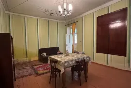 იყიდება სახლი, 5 ოთახიანი, თიანეთი, თოლენჯი