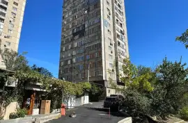 Продается квартира, Старое здание, Плато Нуцубидзе