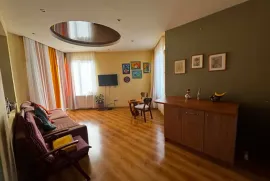 იყიდება სახლი, 8 ოთახიანი, თბილისის შემოგარენი, თხინვალი