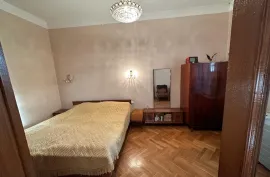 Apartment for sale, 2 Room, Old building, Tbilisi, Chugureti