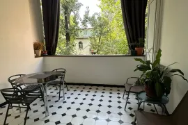 For Rent, 3 Room, Old building, Tbilisi, vake