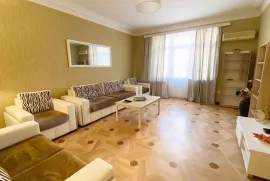 For Rent, 2 Room, Old building, Tbilisi, saburtalo