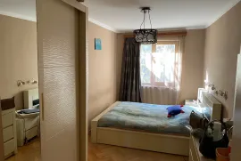 For Rent, 2 Room, Old building, Tbilisi, saburtalo