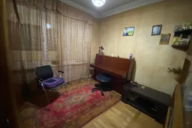 Apartment for sale, 4 Room, Old building, Tbilisi, saburtalo