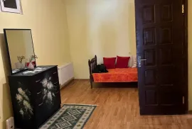 For Rent, 4 Room, Old building, Tbilisi, Chugureti