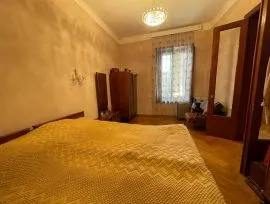 Apartment for sale, 2 Room, Old building, Tbilisi, Chugureti