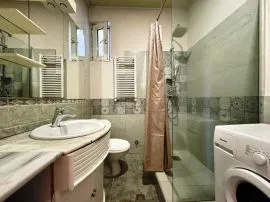 House For Sale, 5 Room, Tbilisi, Chugureti