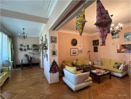 Apartment for sale, 3 Room, Old building, Tbilisi, saburtalo