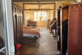 Apartment for sale, 5 Room, Old building, Kutaisi, Avtokarkhana Settlement