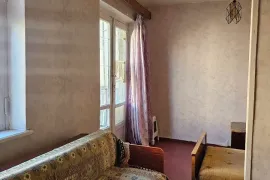 Продается квартира, 3 Kомнатная, Старое здание, Тбилиси, Исани