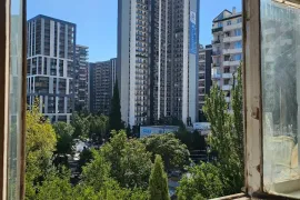 Продается квартира, 3 Kомнатная, Старое здание, Тбилиси, Исани