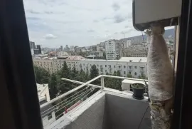 იყიდება ბინა, 2 ოთახიანი, ძველი აშენებული, თბილისი, საბურთალო