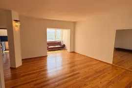 Продается квартира, 5 Kомнатная, Старое здание, Тбилиси, saburtalo