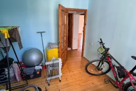 Продается квартира, 5 Kомнатная, Старое здание, Тбилиси, saburtalo