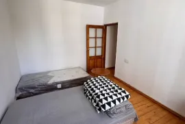 Продается квартира, 5 Kомнатная, Старое здание, Тбилиси, saburtalo