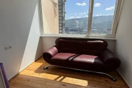 Продается квартира, 5 Kомнатная, Старое здание, Тбилиси, saburtalo