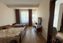 იყიდება სახლი, 9 ოთახიანი, თბილისი, დიდი დიღომი