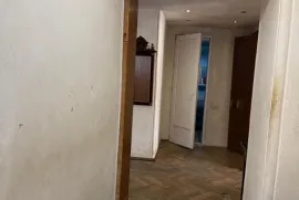 Apartment for sale, 4 Room, Old building, Tbilisi, saburtalo