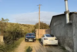 იყიდება მიწის ნაკვეთი, ბროწეულა