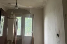 Apartment for sale, 4 Room, Old building, Kutaisi, Nikea Settlement