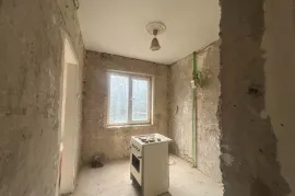 Apartment for sale, 4 Room, Old building, Kutaisi, Nikea Settlement