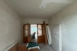 Apartment for sale, 4 Room, Old building, Kutaisi, Nikea Settlement