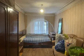 Продается квартира, 3 Kомнатная, Старое здание, Тбилиси, Вера