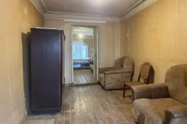 Продается квартира, 3 Kомнатная, Старое здание, Тбилиси, Вера