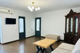 For Rent, 2 Room, Old building, Batumi, Khimshiashvili District