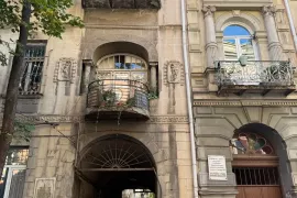იყიდება ბინა, 4 ოთახიანი, ძველი აშენებული, თბილისი, სოლოლაკი