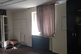 იყიდება ბინა, 3 ოთახიანი, ძველი აშენებული, თბილისი, საბურთალო