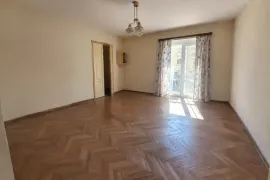 იყიდება ბინა, 4 ოთახიანი, ძველი აშენებული, თბილისი, საბურთალო