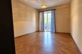 იყიდება ბინა, 4 ოთახიანი, ძველი აშენებული, თბილისი, საბურთალო