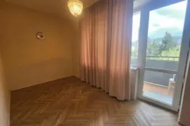 იყიდება ბინა, 4 ოთახიანი, ძველი აშენებული, თბილისი, საბურთალო