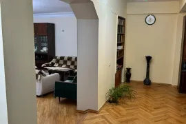 იყიდება ბინა, 4 ოთახიანი, ძველი აშენებული, გარდაბანი, გარდაბანი