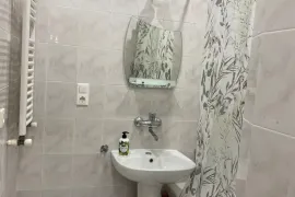 For Rent, 3 Room, Old building, Tbilisi, saburtalo