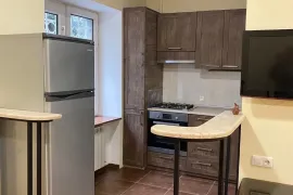 For Rent, 3 Room, Old building, Tbilisi, saburtalo