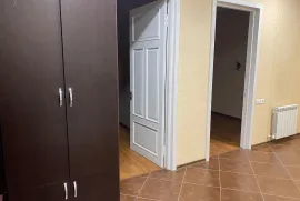 For Rent, 3 Room, Old building, Tbilisi, saburtalo