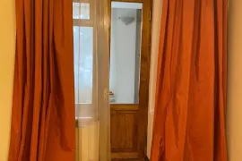 For Rent, 3 Room, Old building, Tbilisi, saburtalo