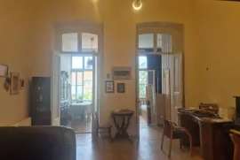 Apartment for sale, 2 Room, Old building, Tbilisi, Sololaki