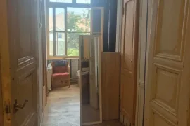 Apartment for sale, 2 Room, Old building, Tbilisi, Sololaki