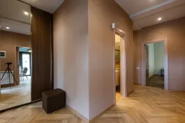 House For Rent, 6 Room, Suburbs of Tbilisi, Tskneti