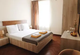Аренда, 3 Kомнатная, Старое здание, Тбилиси, vake