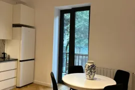 Аренда, 3 Kомнатная, Старое здание, Тбилиси, vake